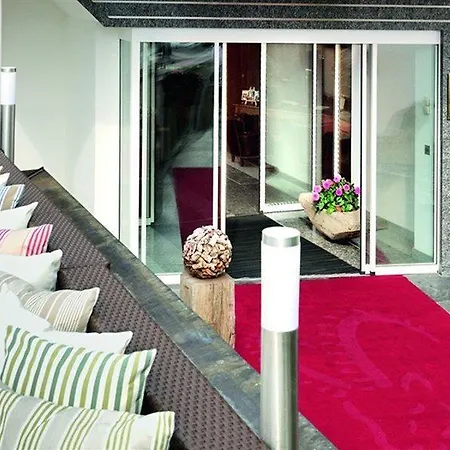 Hotel Paradies 5*