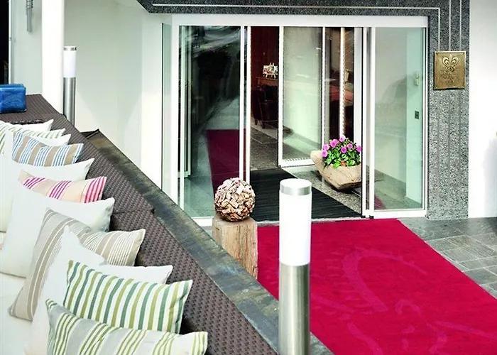 Отель Paradies 5*